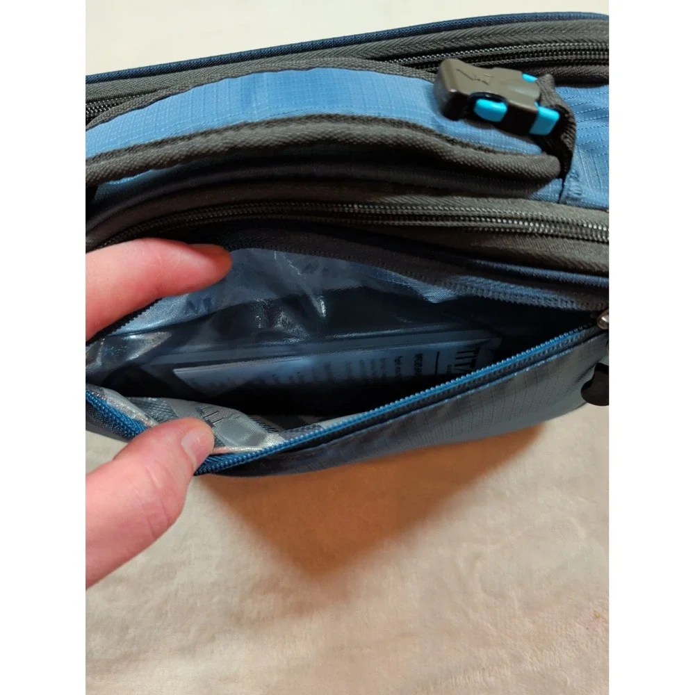 Arctic Zone Titan Deep Freeze Expandable Lunch Box Blue‎ 99-61757-00-00